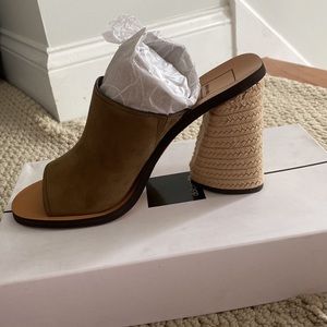 Dolce Vita heeled mule Olive Suede. 8.5 W
